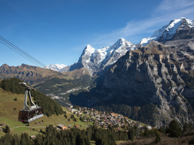 Luftseilbahn Schilthorn mit Blick auf Mürren