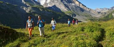 Wanderung über den Gemmipass von Sunnbüel