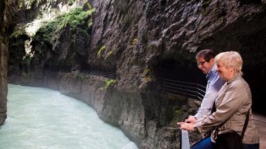 Senior citizens' excursion to the imposing Aare Gorge in Meiringen