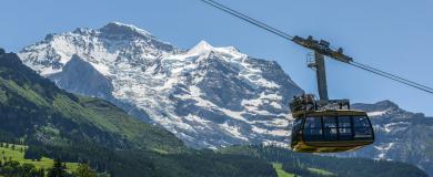 Luftseilbahn Wengen - Männlichen mit Open-Air Balkon mit spektakulärer Aussicht